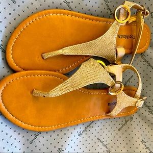 New sandal for the summer size 7.